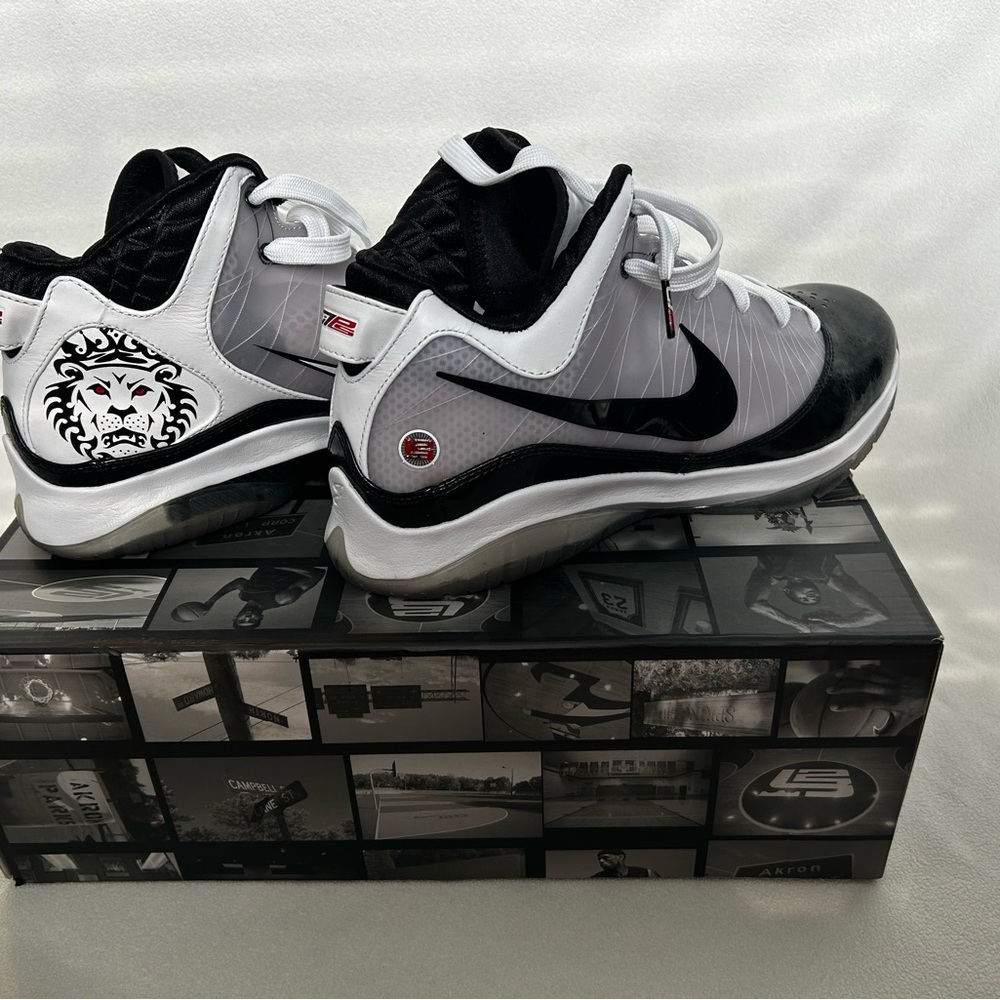 Nike Lebron vii P.S. (POP) Men's 10.5 Black and White Athletic Shoes